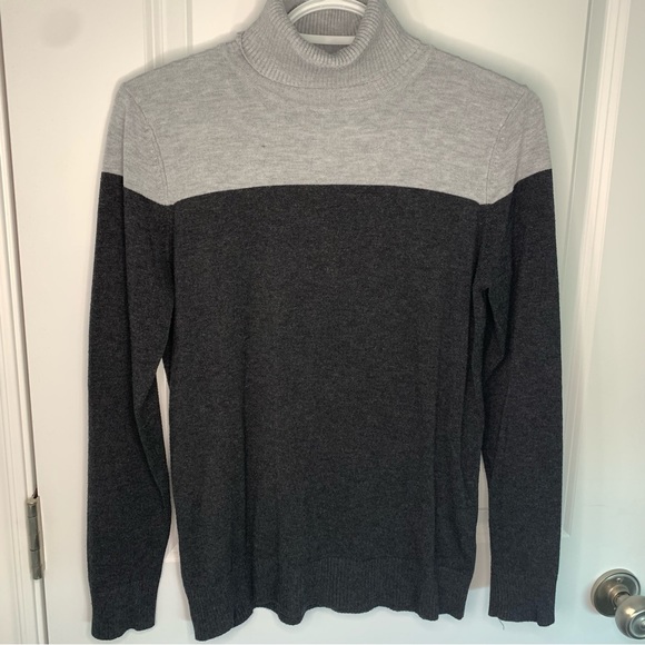 Color block turtleneck - Picture 1 of 4